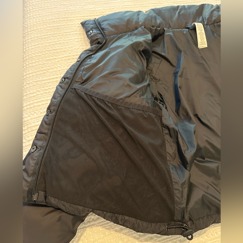 Alo Gold Rush Puffer in Black XS - Picture 5 of 9